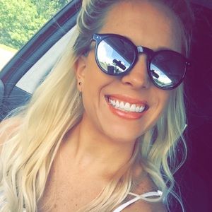 Meet your Posher, Carianne